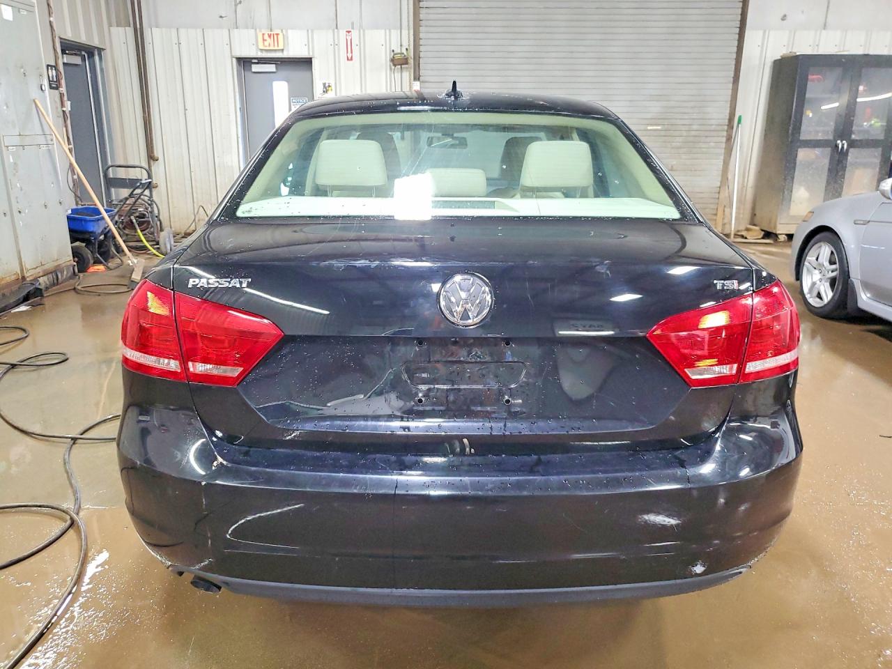 2015 VOLKSWAGEN PASSAT S photo 21