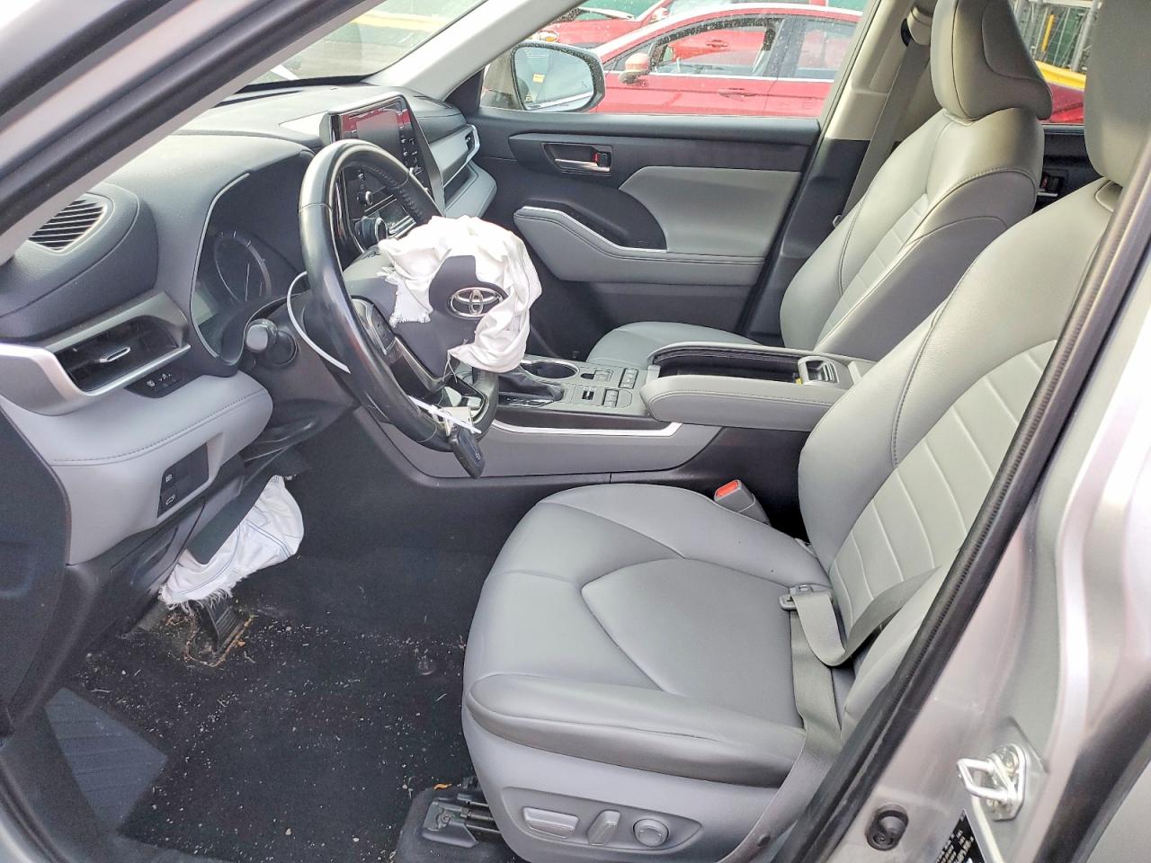 2020 TOYOTA HIGHLANDER XLE photo 13