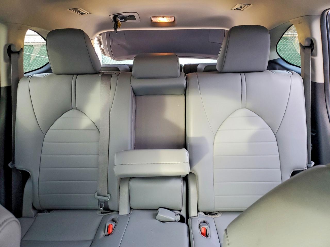 2020 TOYOTA HIGHLANDER XLE photo 19