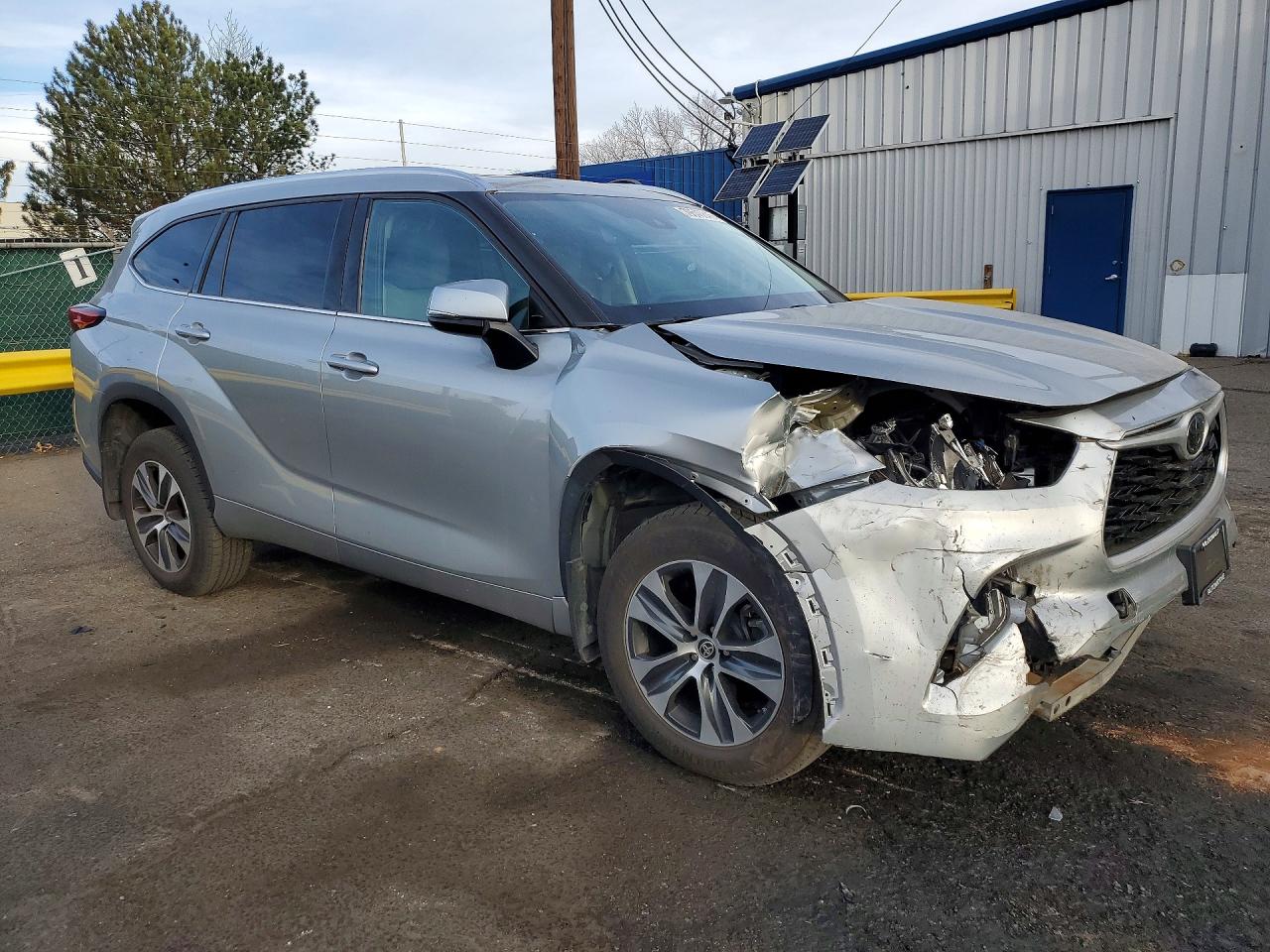 2020 TOYOTA HIGHLANDER XLE photo 7