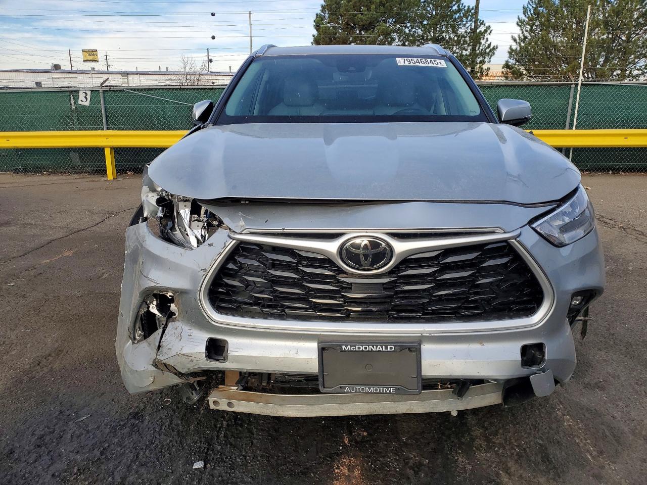 2020 TOYOTA HIGHLANDER XLE photo 9