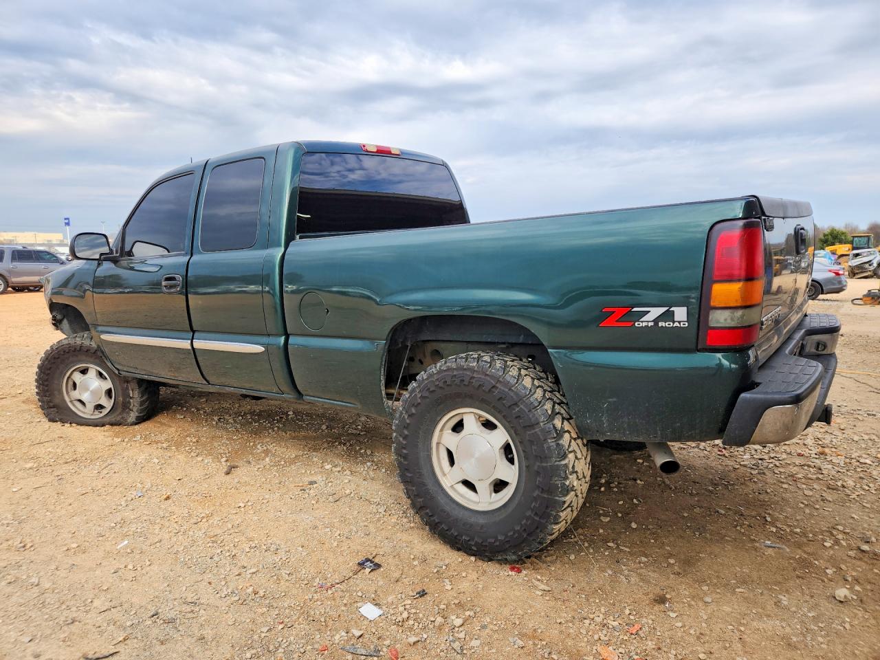 2004 GMC NEW SIERRA K1500 photo 2