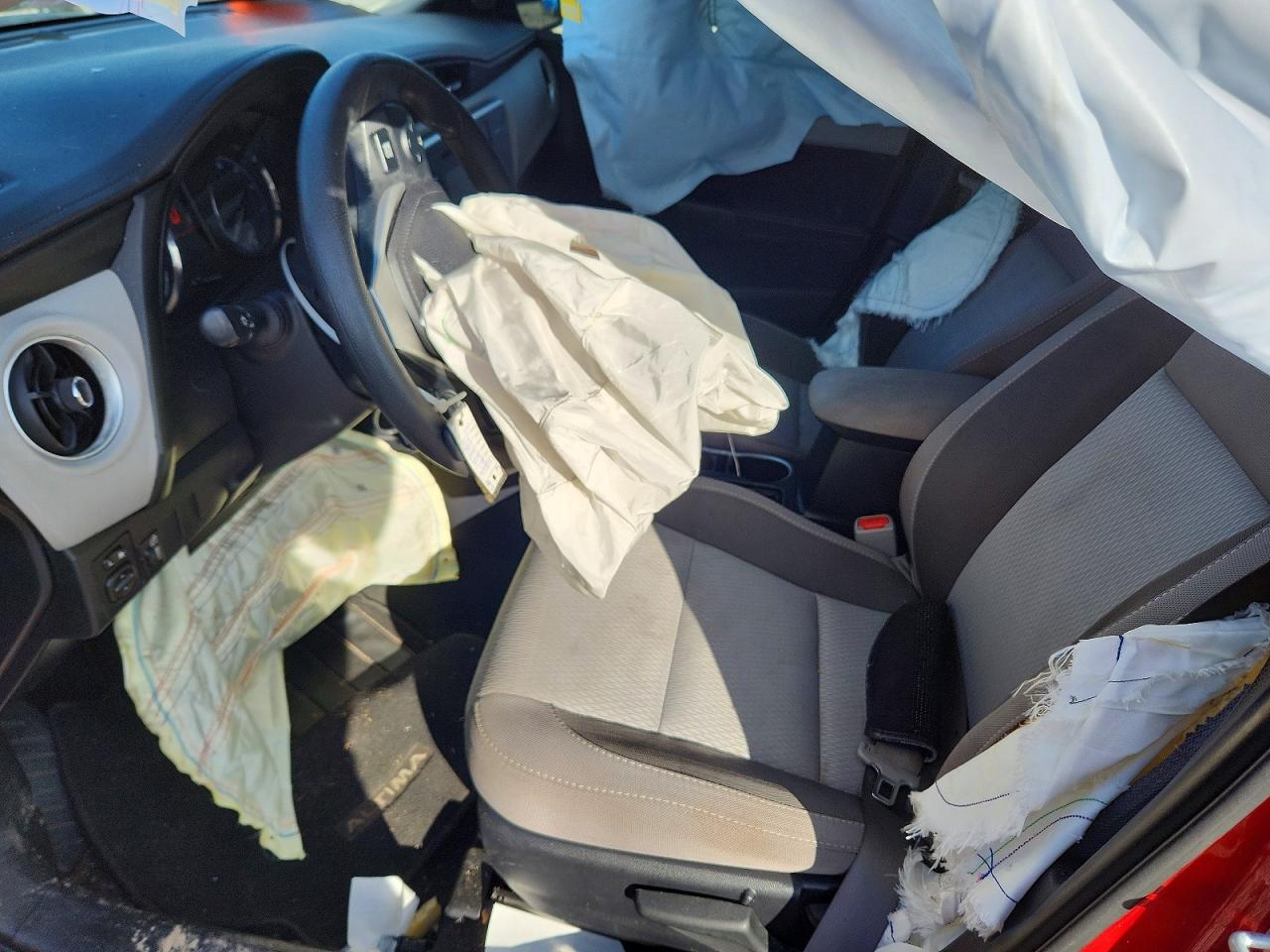 2017 TOYOTA COROLLA LE photo 19