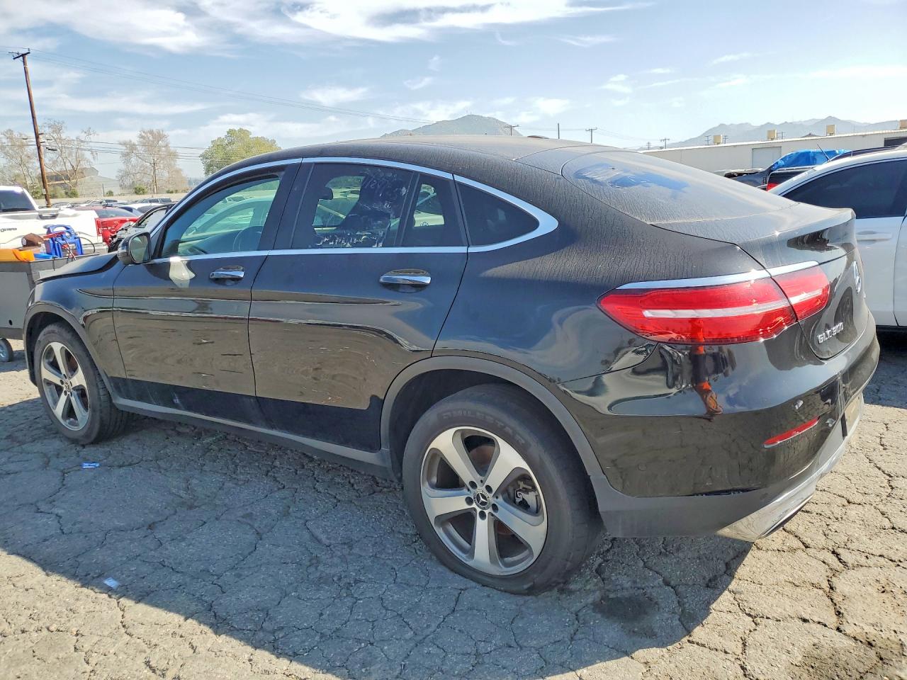 2019 MERCEDES-BENZ GLC COUPE 300 4MATIC photo 2