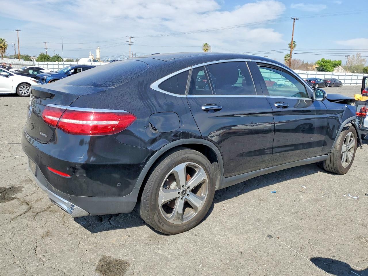 2019 MERCEDES-BENZ GLC COUPE 300 4MATIC photo 3