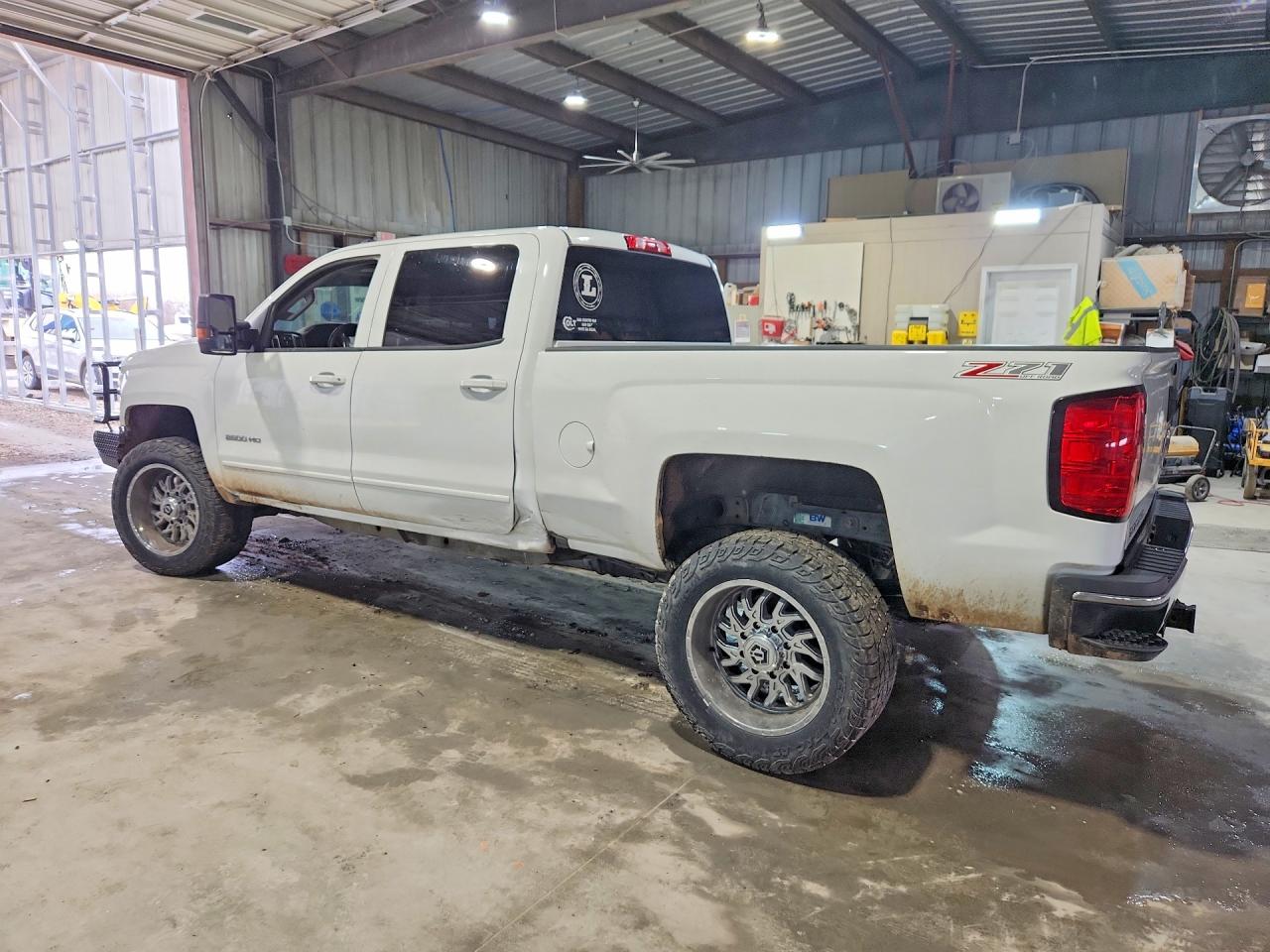 2019 CHEVROLET SILVERADO K2500 HEAVY DUTY LT photo 3