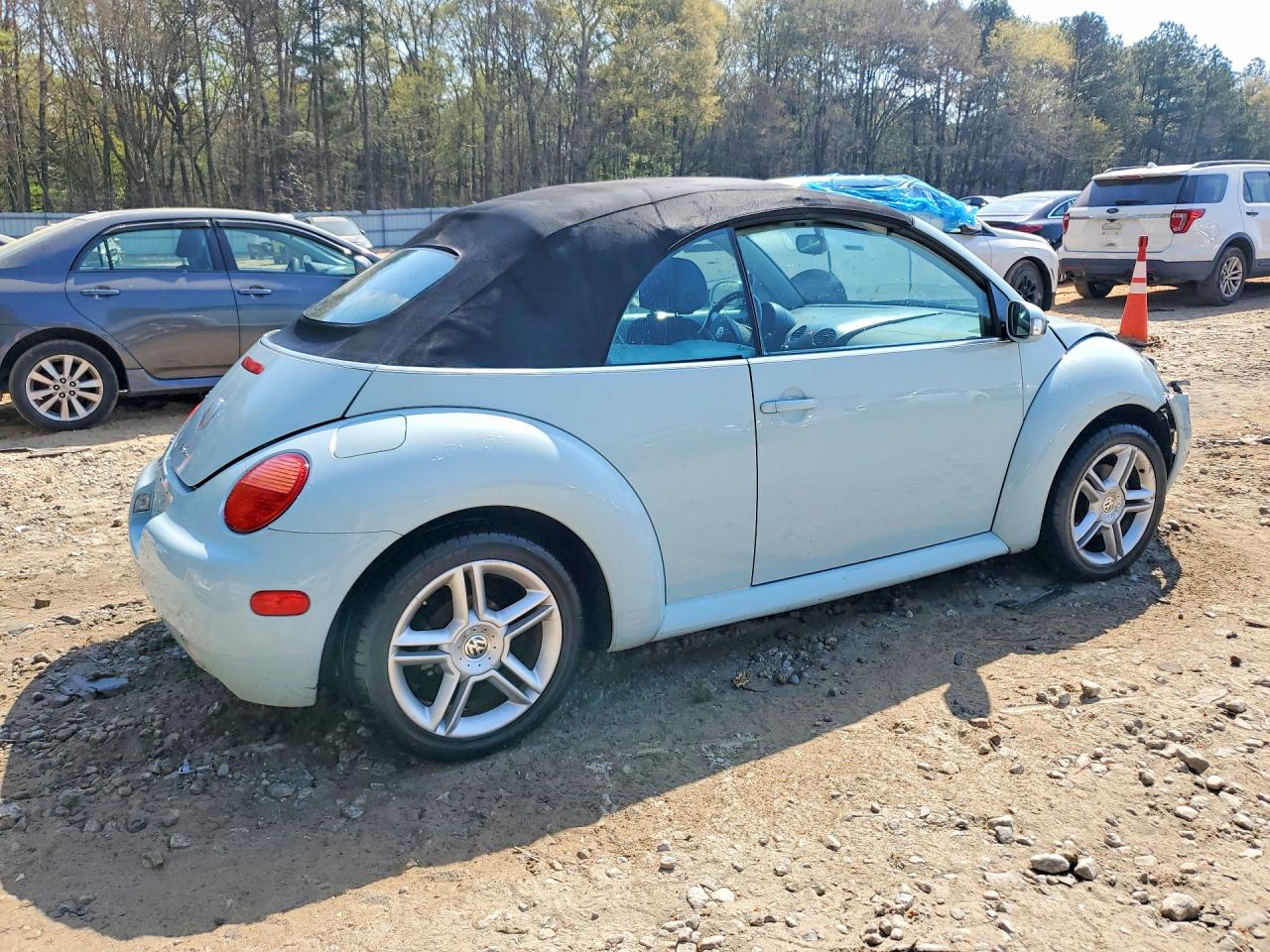 2005 VOLKSWAGEN NEW BEETLE GLS photo 3
