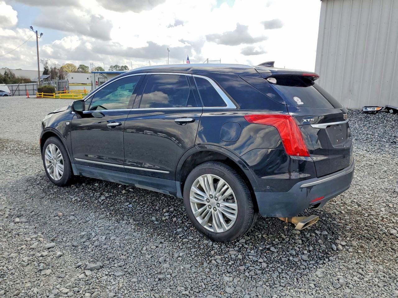 2019 CADILLAC XT5 PREMIUM LUXURY photo 3