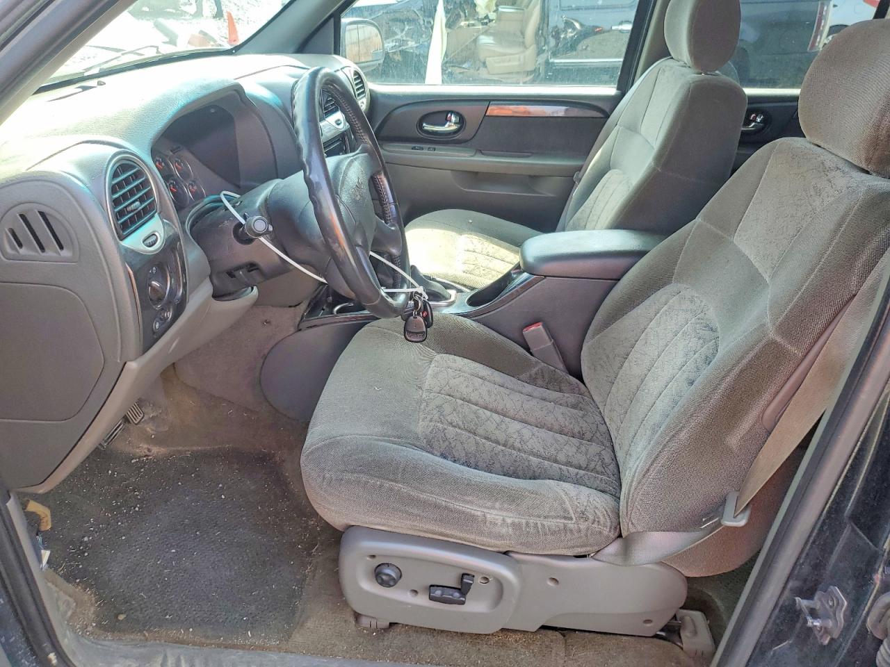 2002 GMC ENVOY photo 7