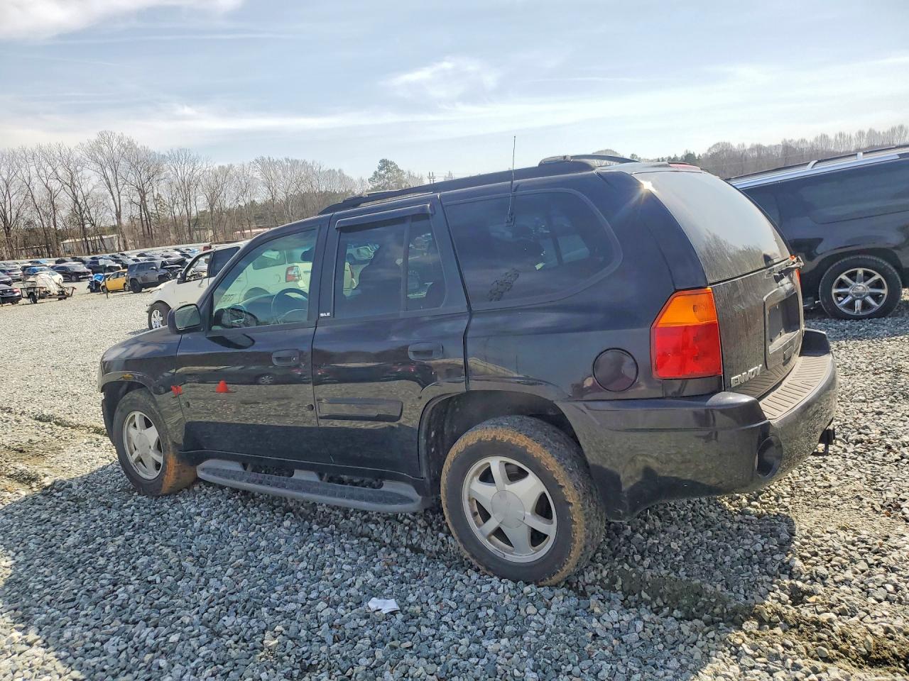 2002 GMC ENVOY photo 2