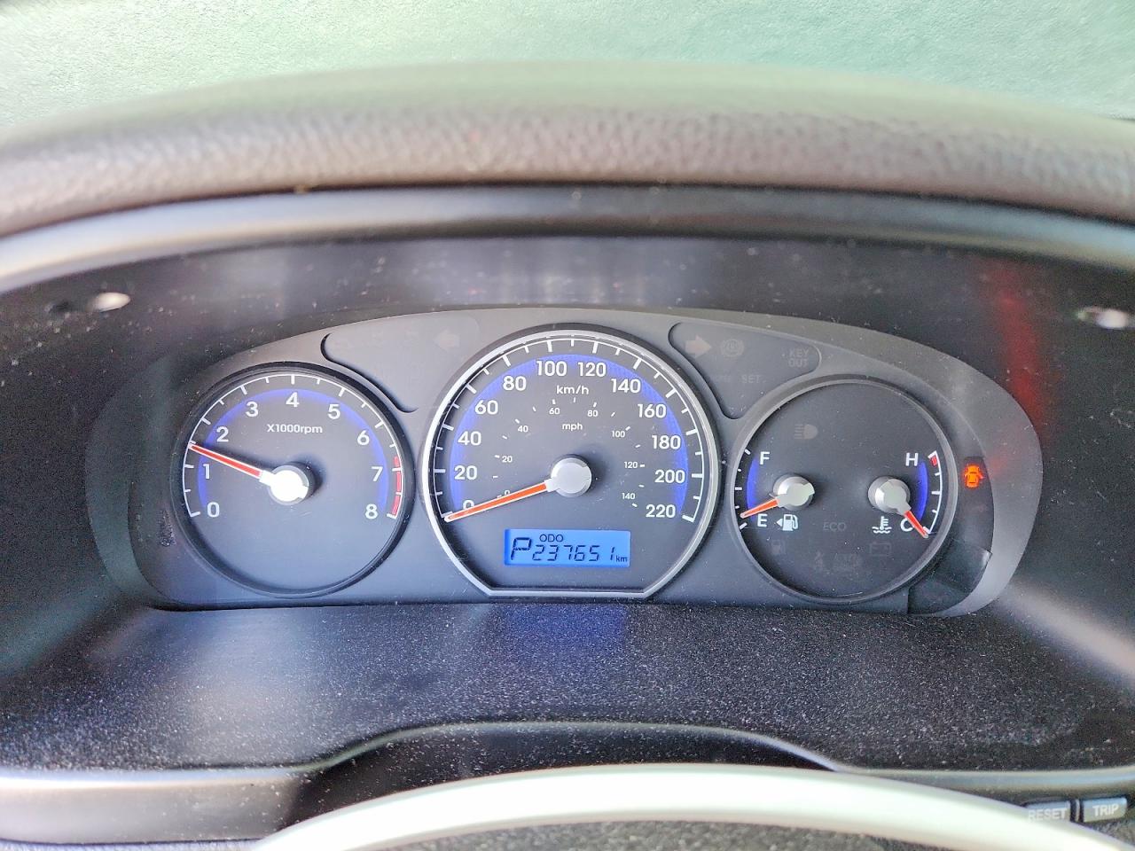 2010 HYUNDAI SANTA FE GLS photo 33