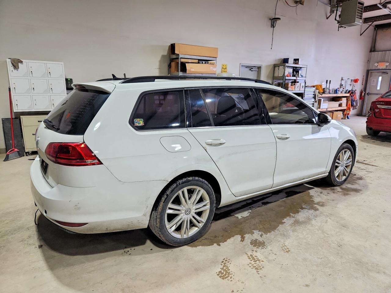 2015 VOLKSWAGEN GOLF SPORTWAGEN TDI S photo 5