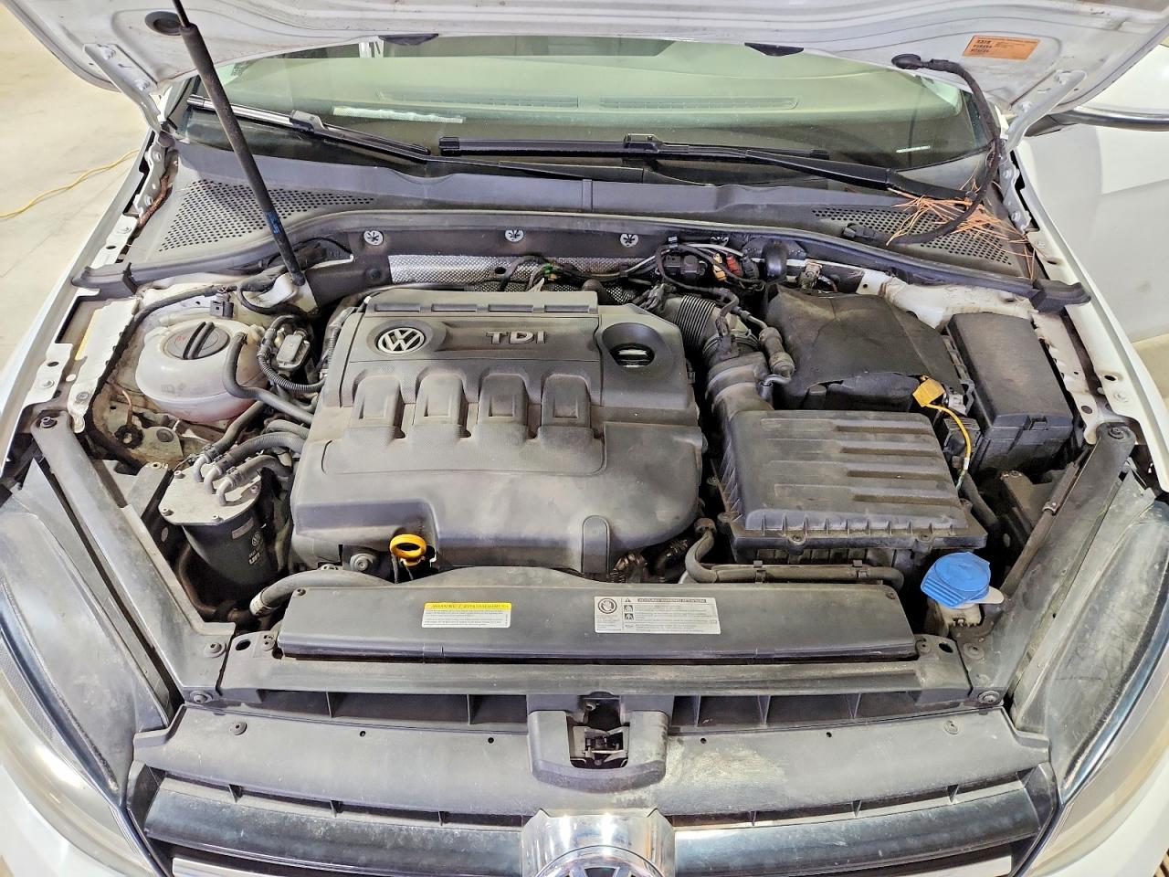 2015 VOLKSWAGEN GOLF SPORTWAGEN TDI S photo 21