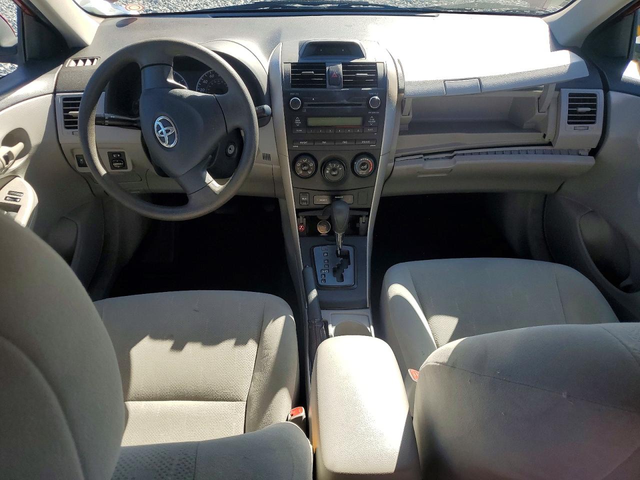 2013 TOYOTA COROLLA L photo 8
