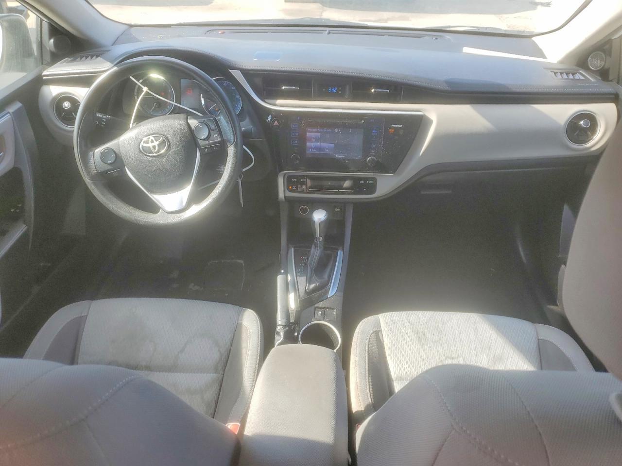 2017 TOYOTA COROLLA LE photo 15