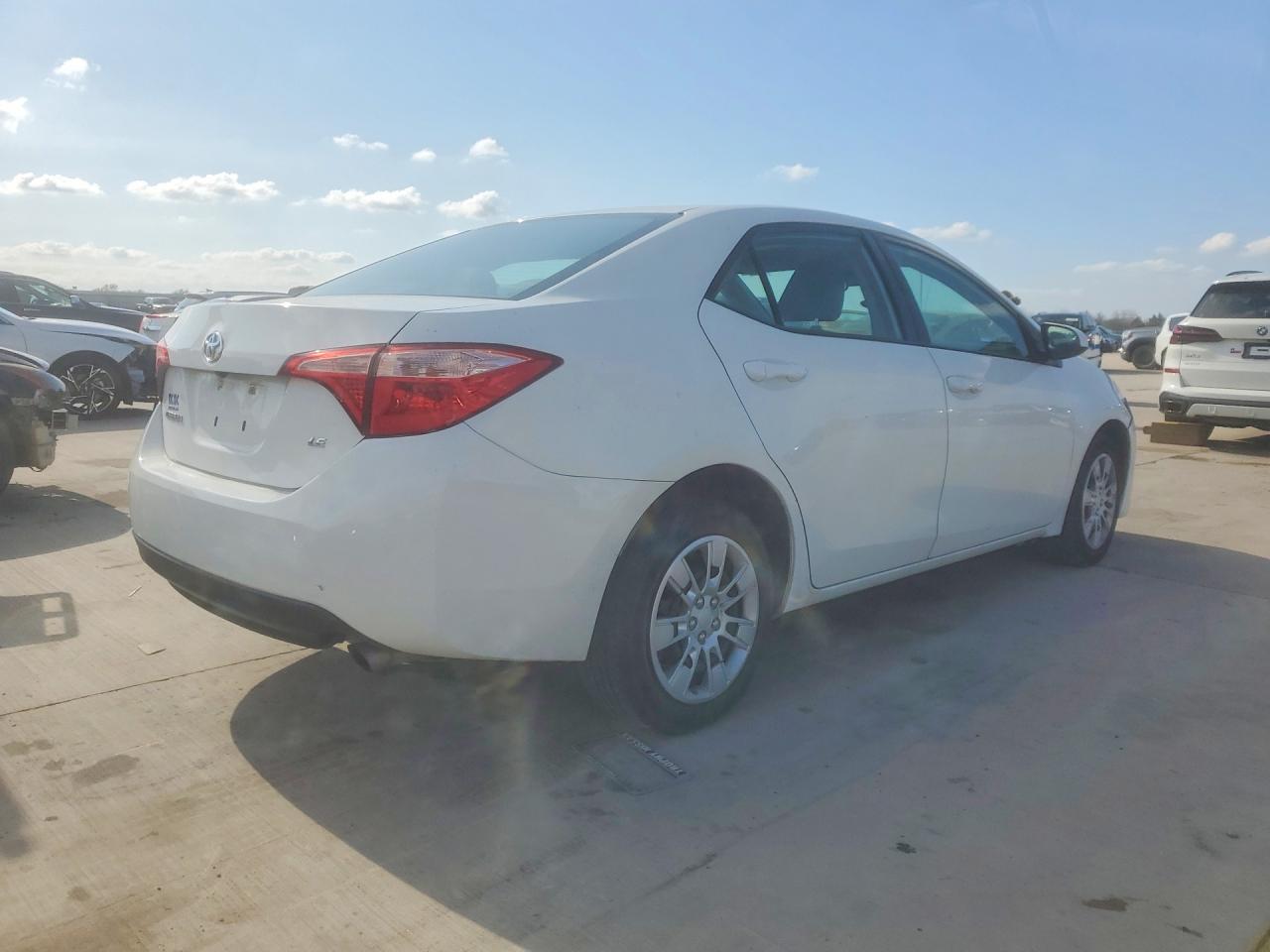 2017 TOYOTA COROLLA LE photo 5