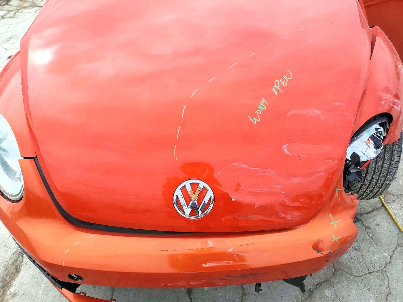 2016 VOLKSWAGEN BEETLE S photo 21