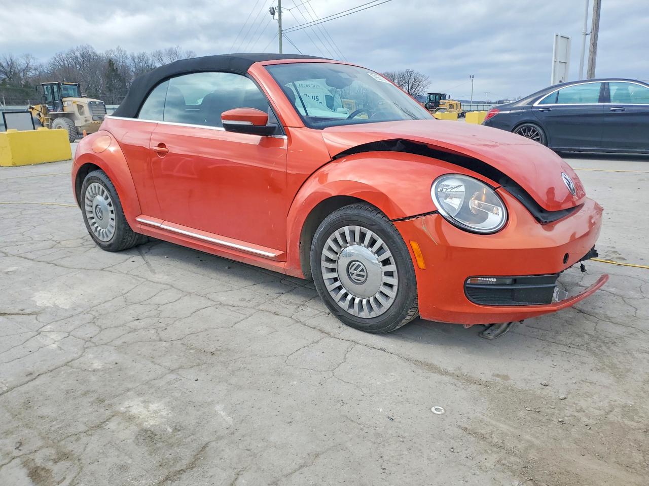 2016 VOLKSWAGEN BEETLE S photo 7