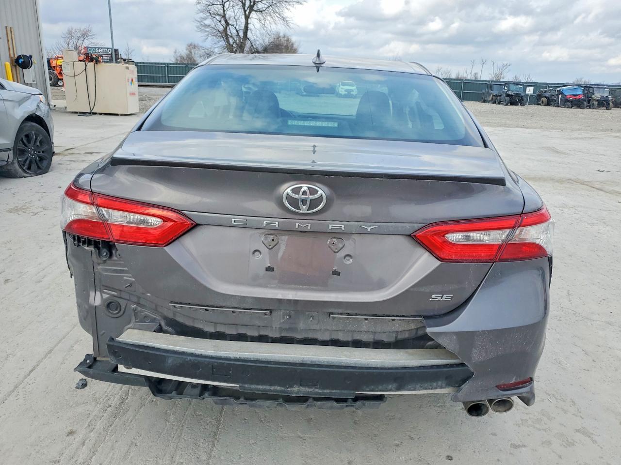 2019 TOYOTA CAMRY photo 11