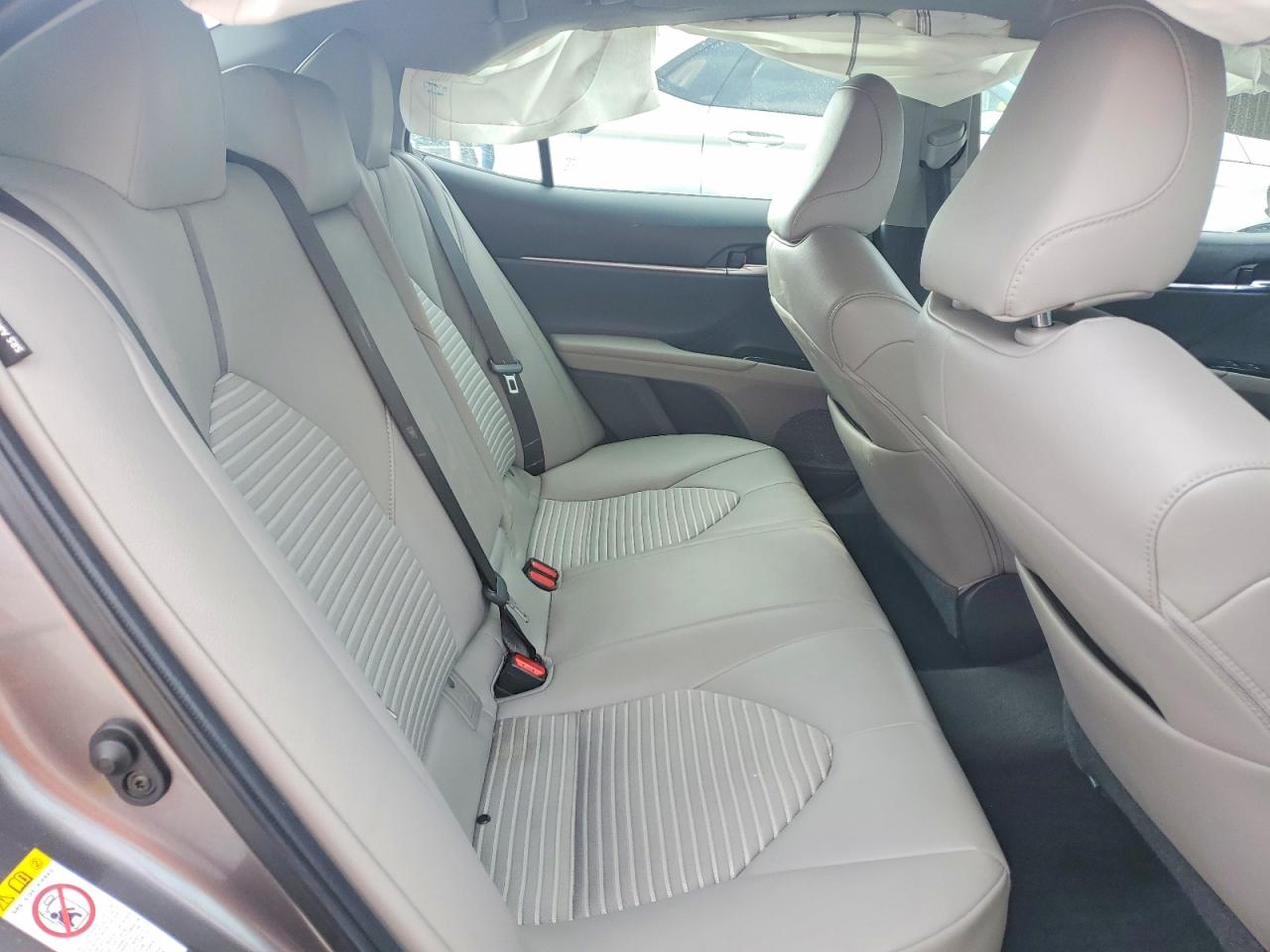 2019 TOYOTA CAMRY photo 19