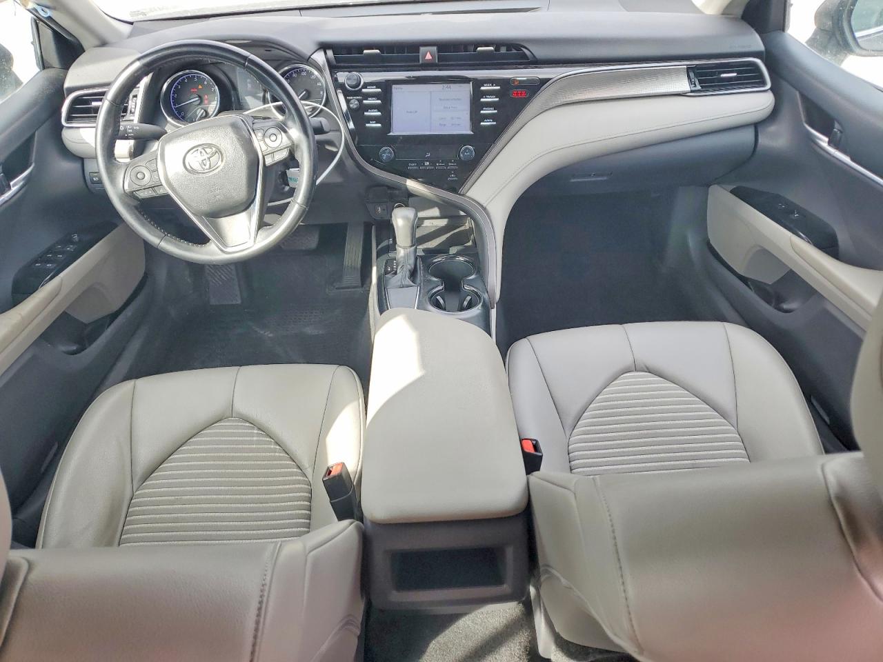 2019 TOYOTA CAMRY photo 15