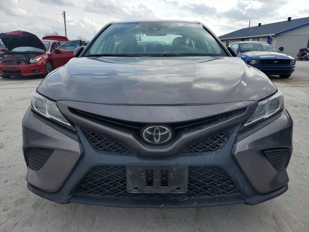 2019 TOYOTA CAMRY photo 9