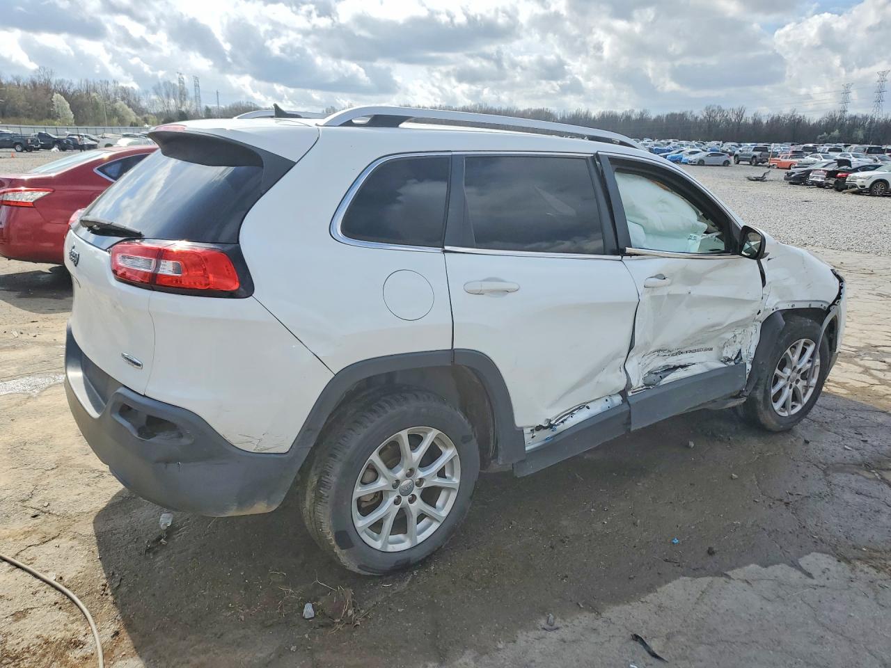 2016 JEEP CHEROKEE LATITUDE photo 5