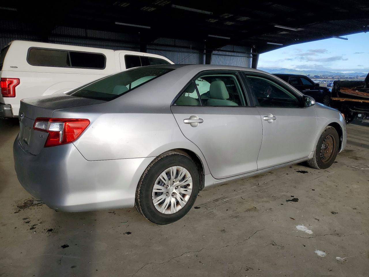 2012 TOYOTA CAMRY LE photo 3