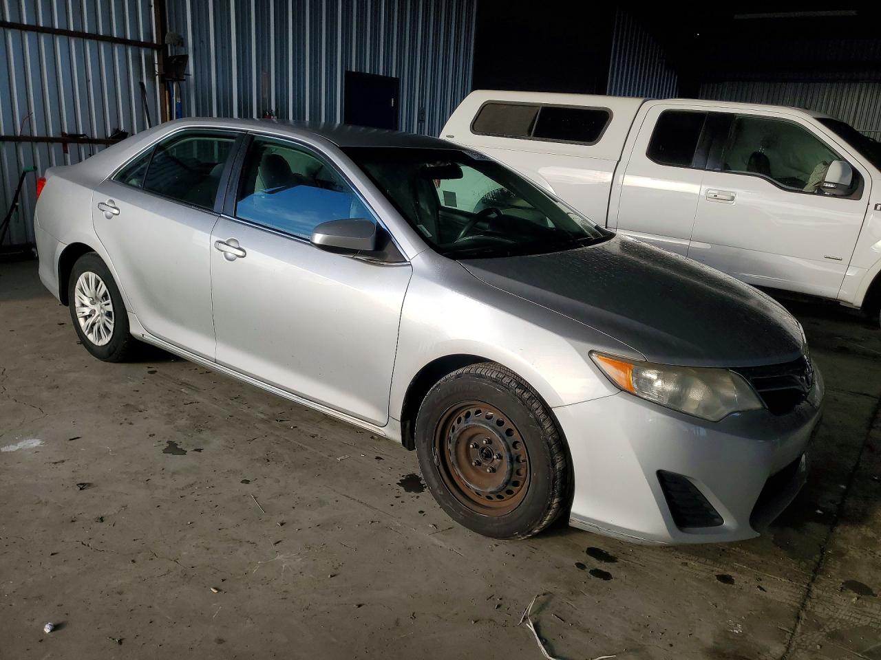 2012 TOYOTA CAMRY LE photo 4