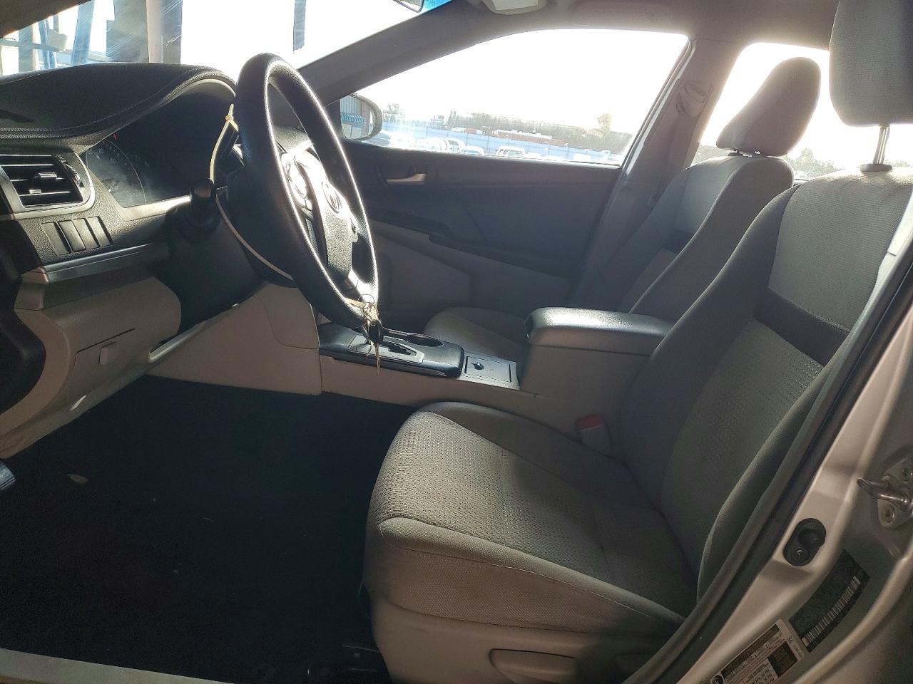 2012 TOYOTA CAMRY LE photo 7