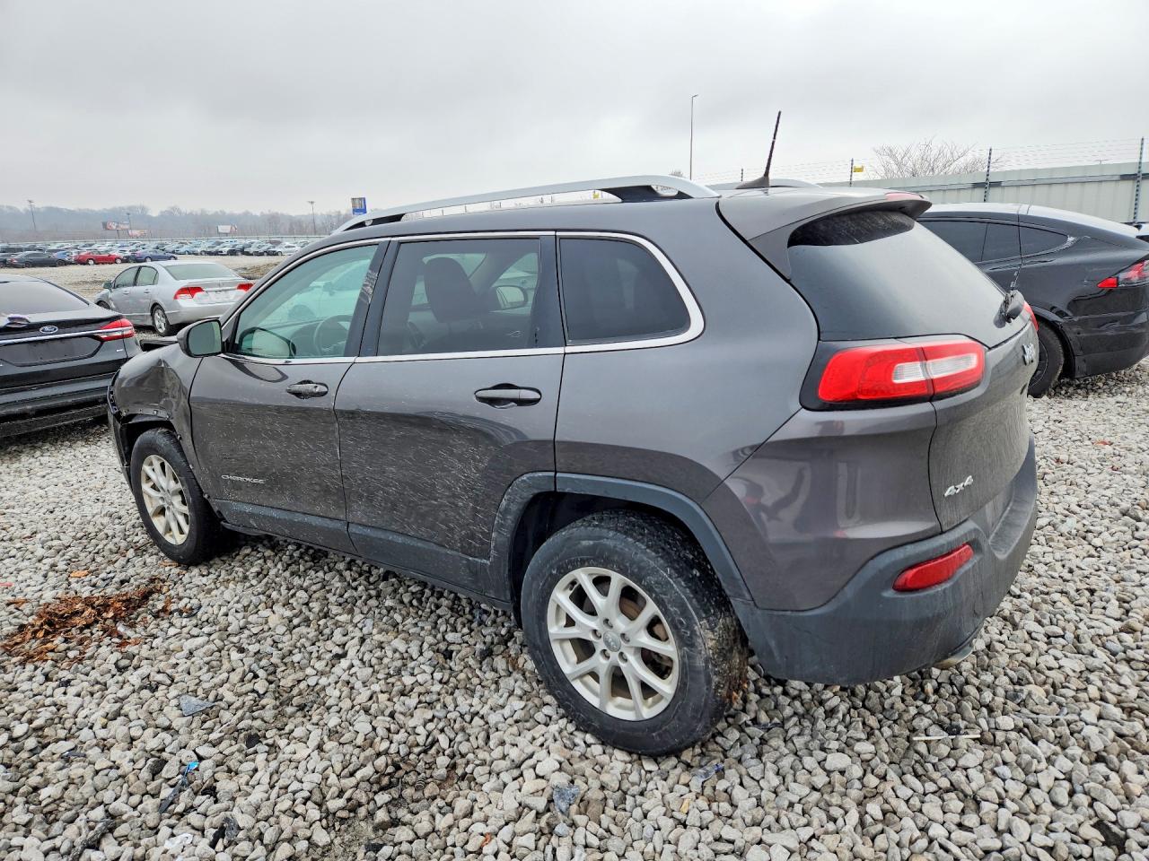 2017 JEEP CHEROKEE LATITUDE photo 3