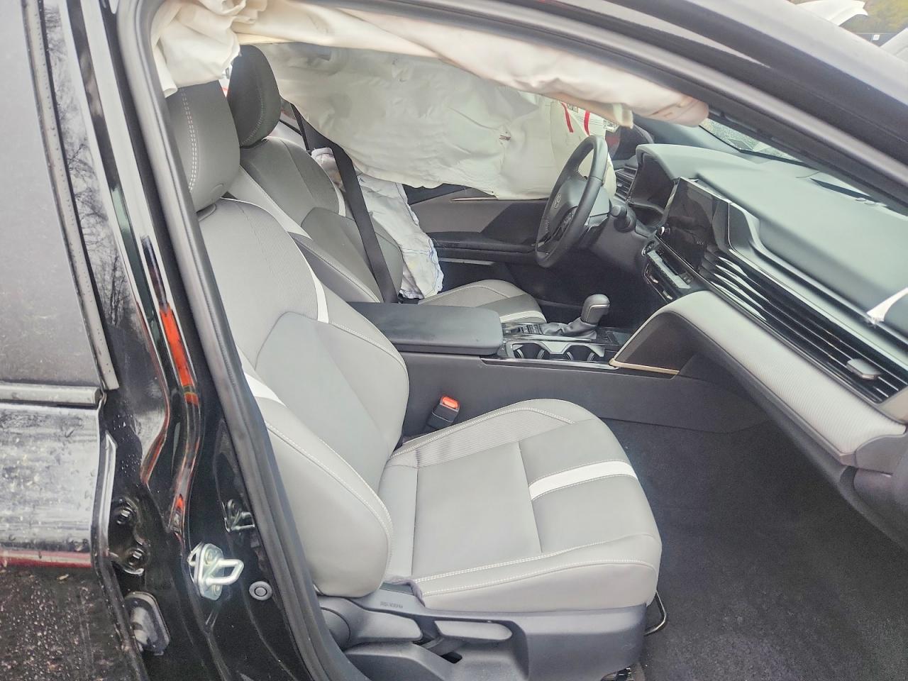2025 TOYOTA CAMRY SE photo 7