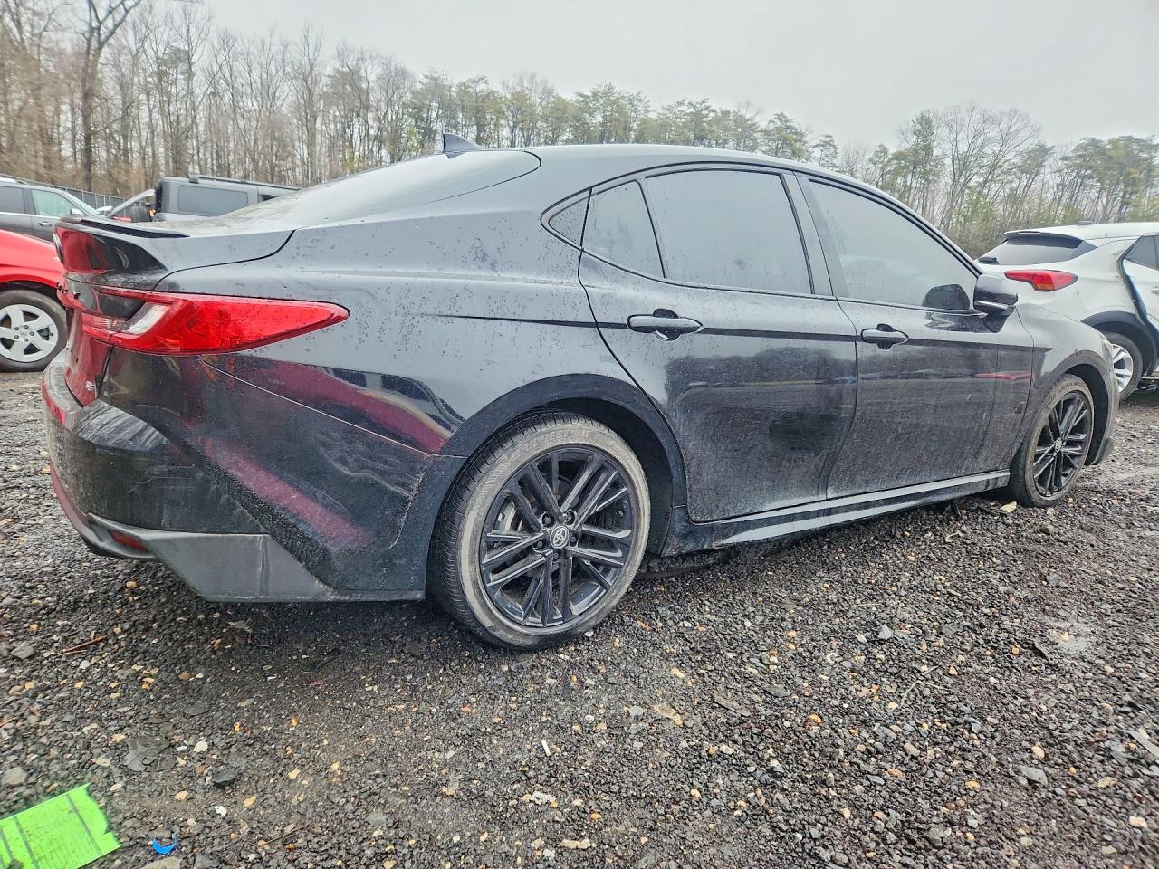 2025 TOYOTA CAMRY SE photo 3