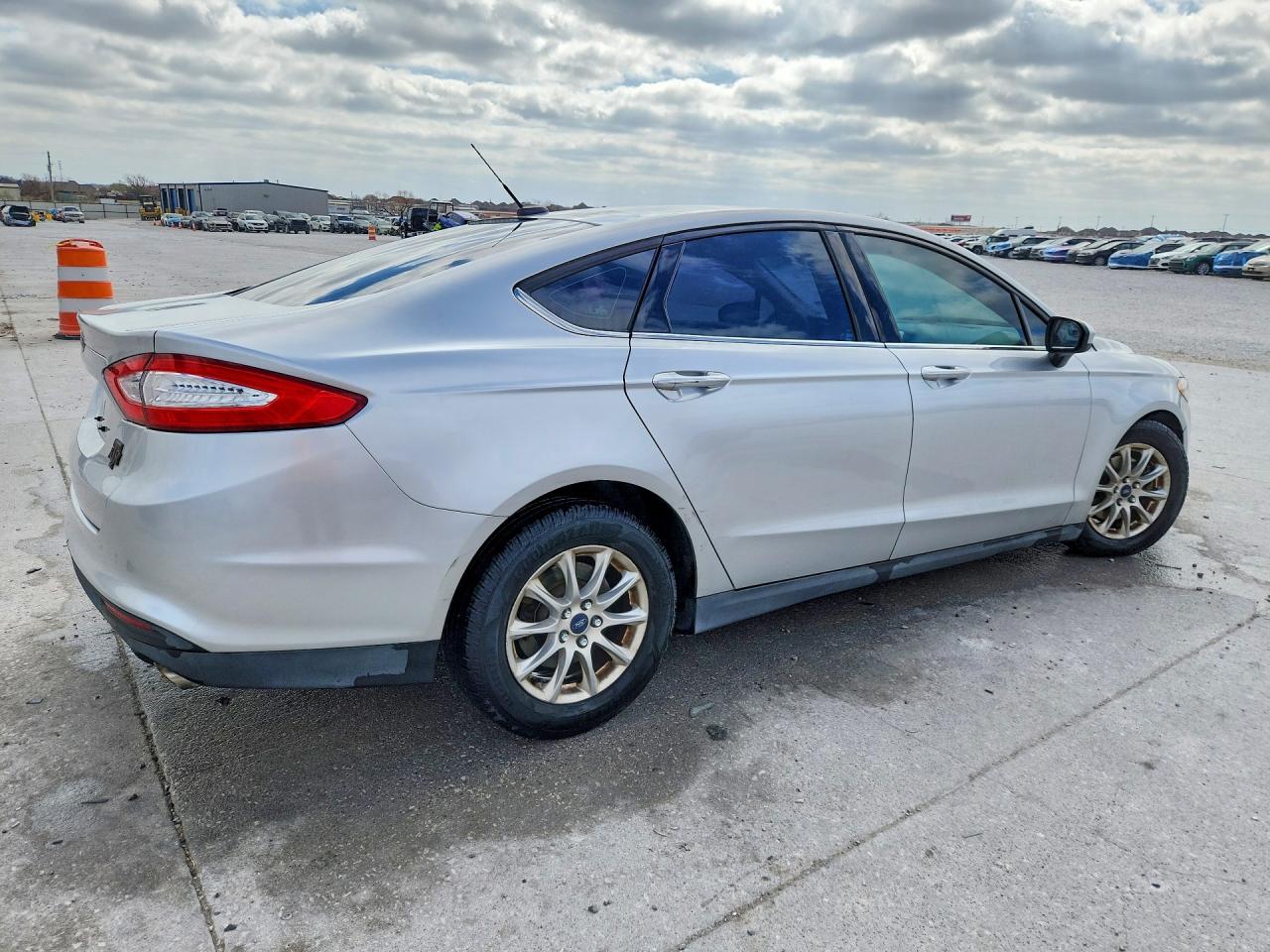 2015 FORD FUSION S photo 3