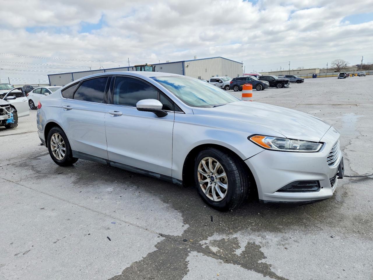 2015 FORD FUSION S photo 4
