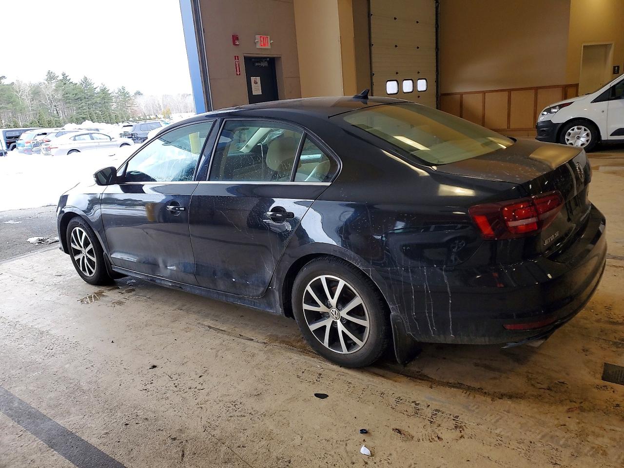 2017 VOLKSWAGEN JETTA SE photo 2