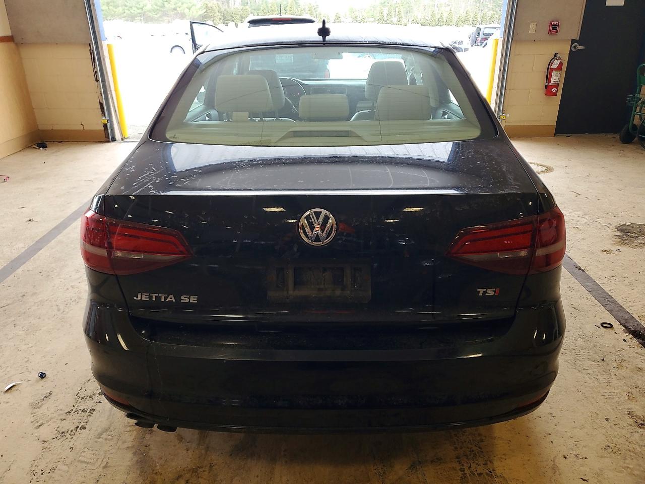 2017 VOLKSWAGEN JETTA SE photo 6