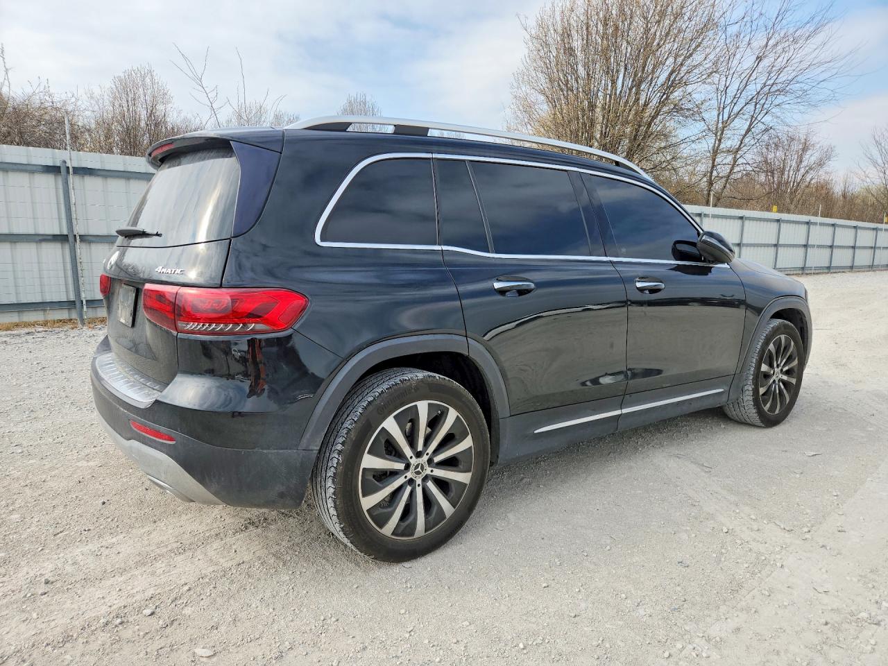2021 MERCEDES-BENZ GLB 250 4MATIC photo 3