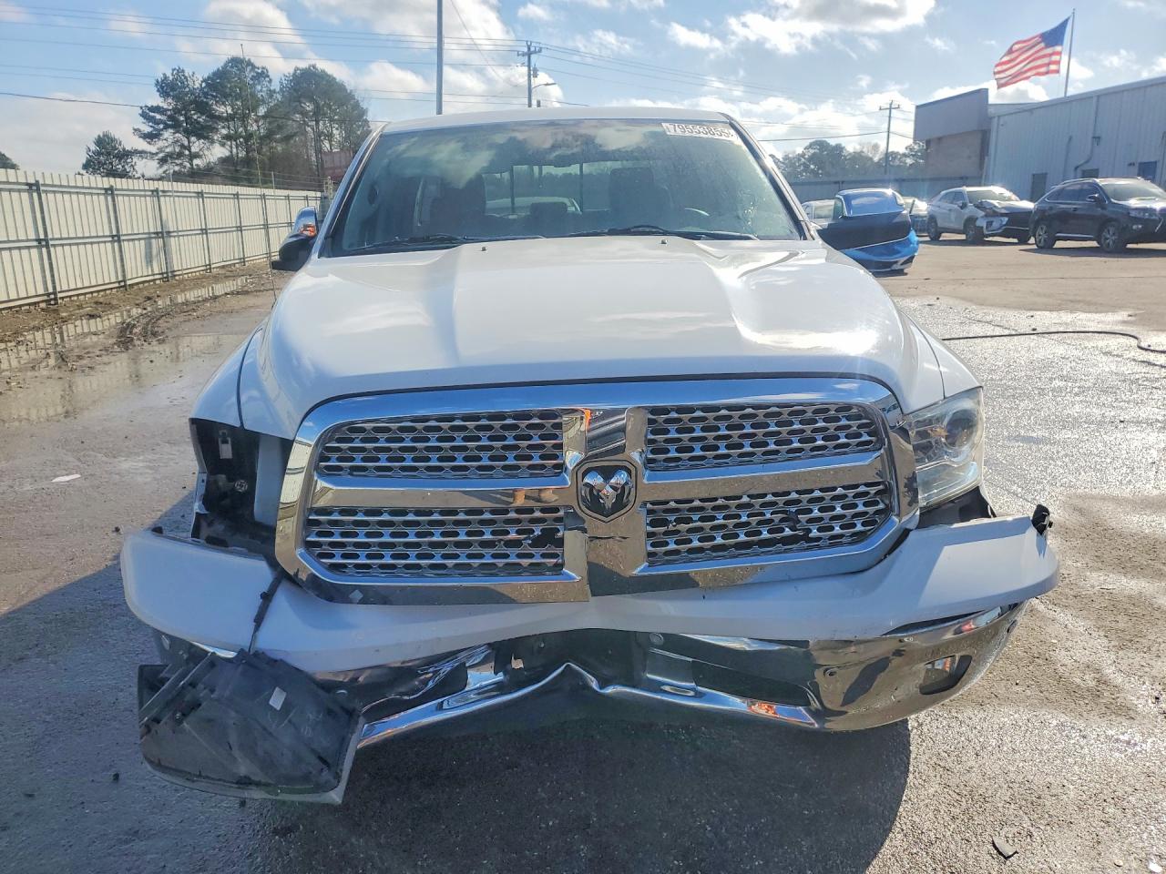 2015 RAM 1500 LARAMIE photo 9