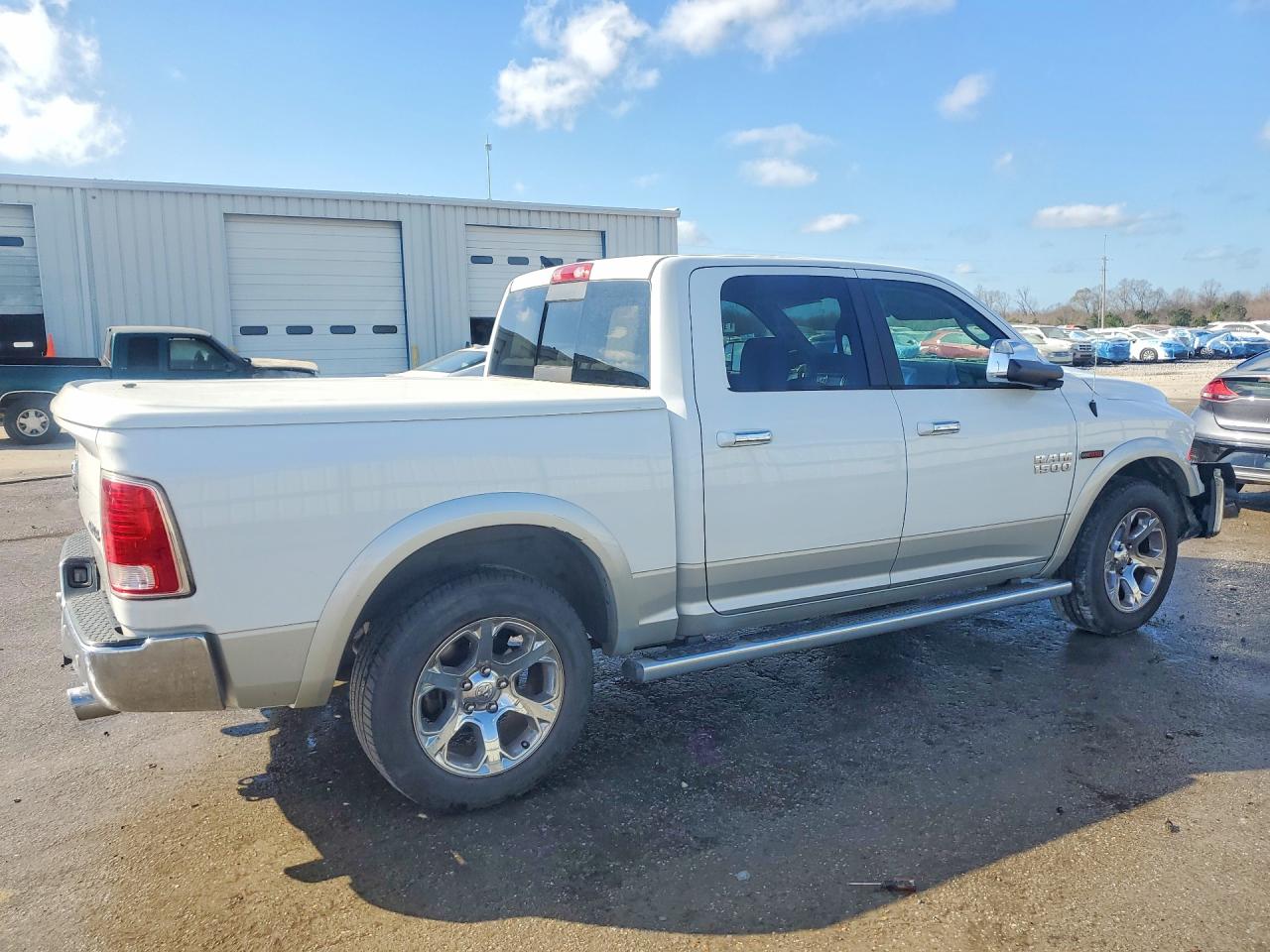 2015 RAM 1500 LARAMIE photo 5
