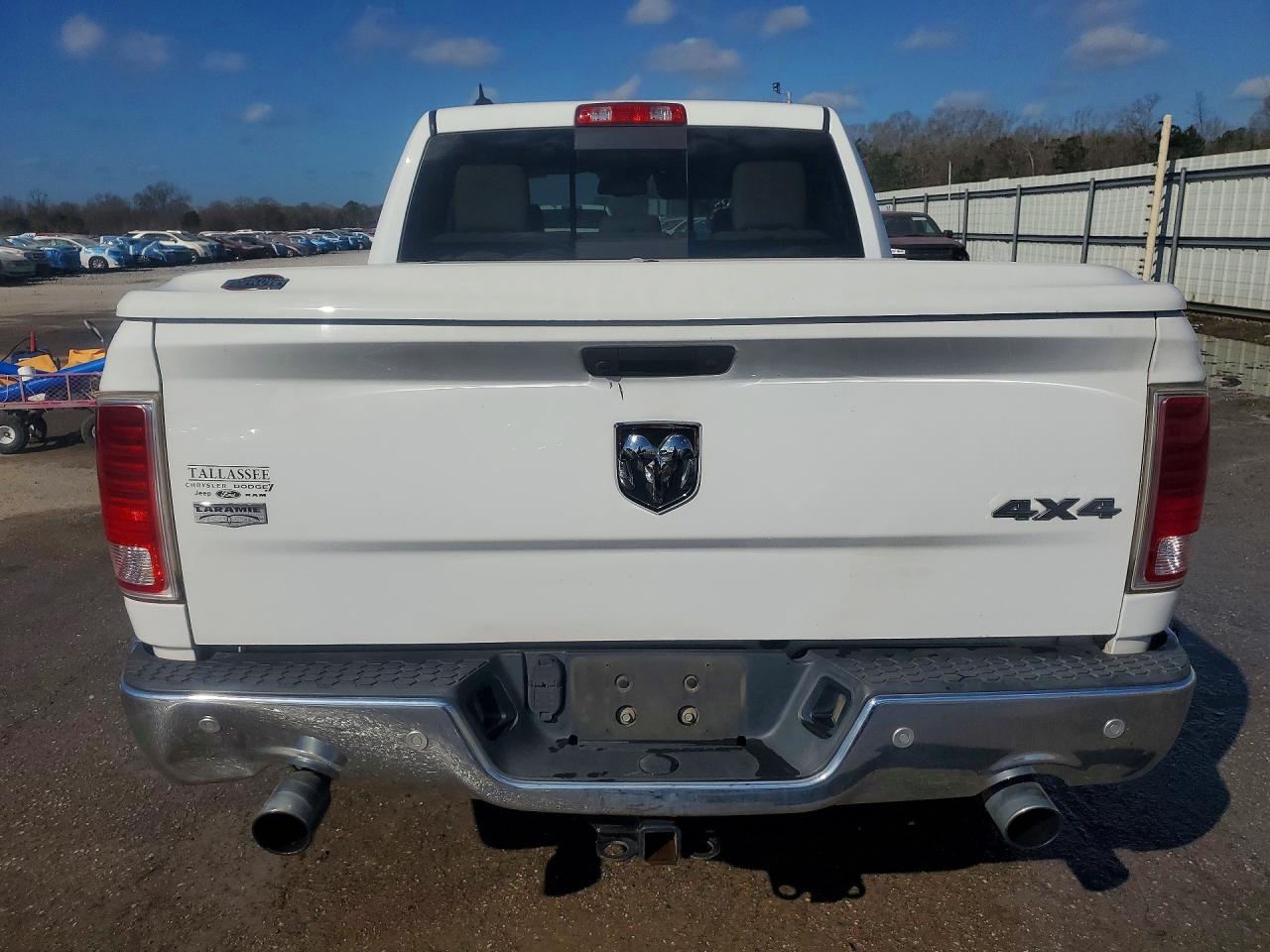 2015 RAM 1500 LARAMIE photo 11