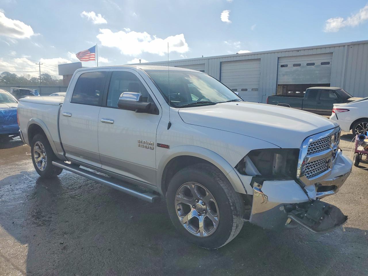 2015 RAM 1500 LARAMIE photo 7