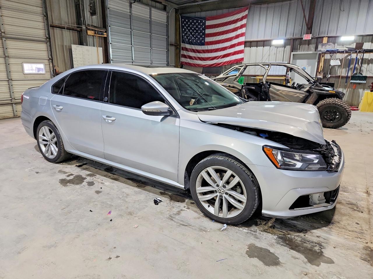 2019 VOLKSWAGEN PASSAT WOLFSBURG photo 4