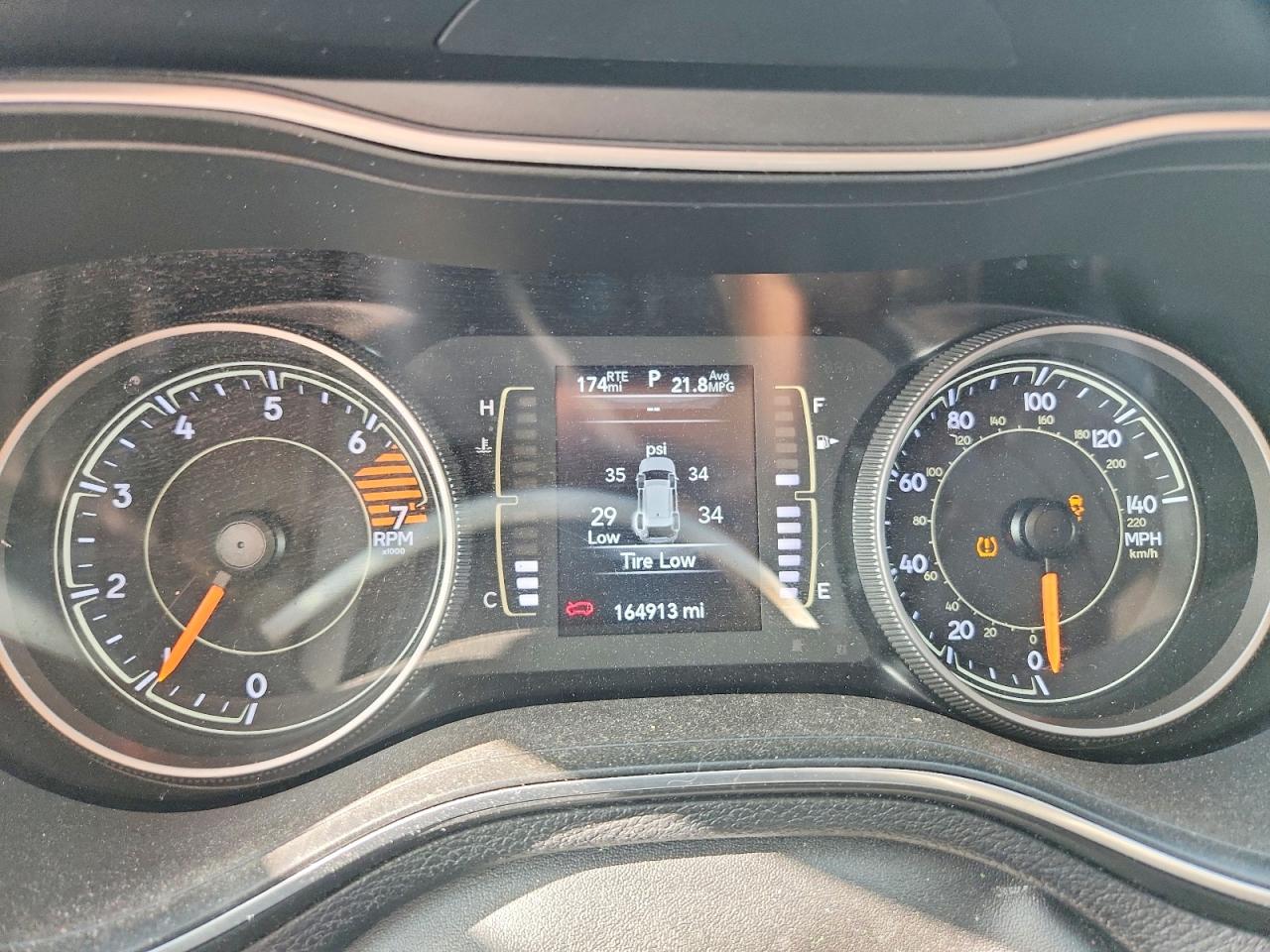2019 JEEP CHEROKEE photo 9