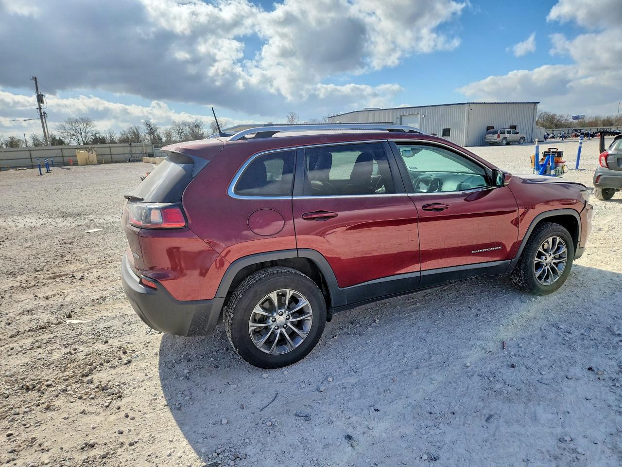 2019 JEEP CHEROKEE photo 3