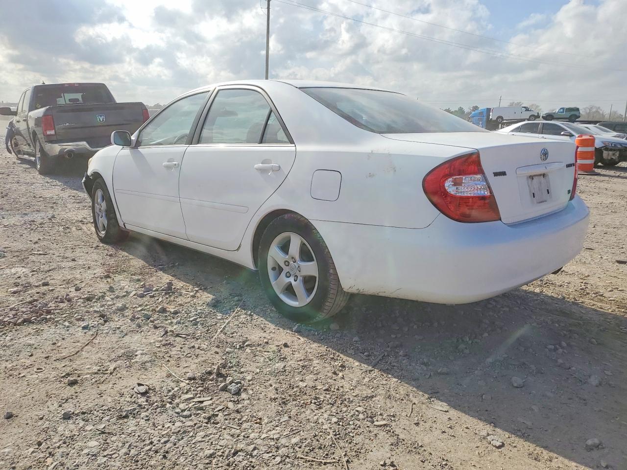 2004 TOYOTA CAMRY SE V6 photo 3