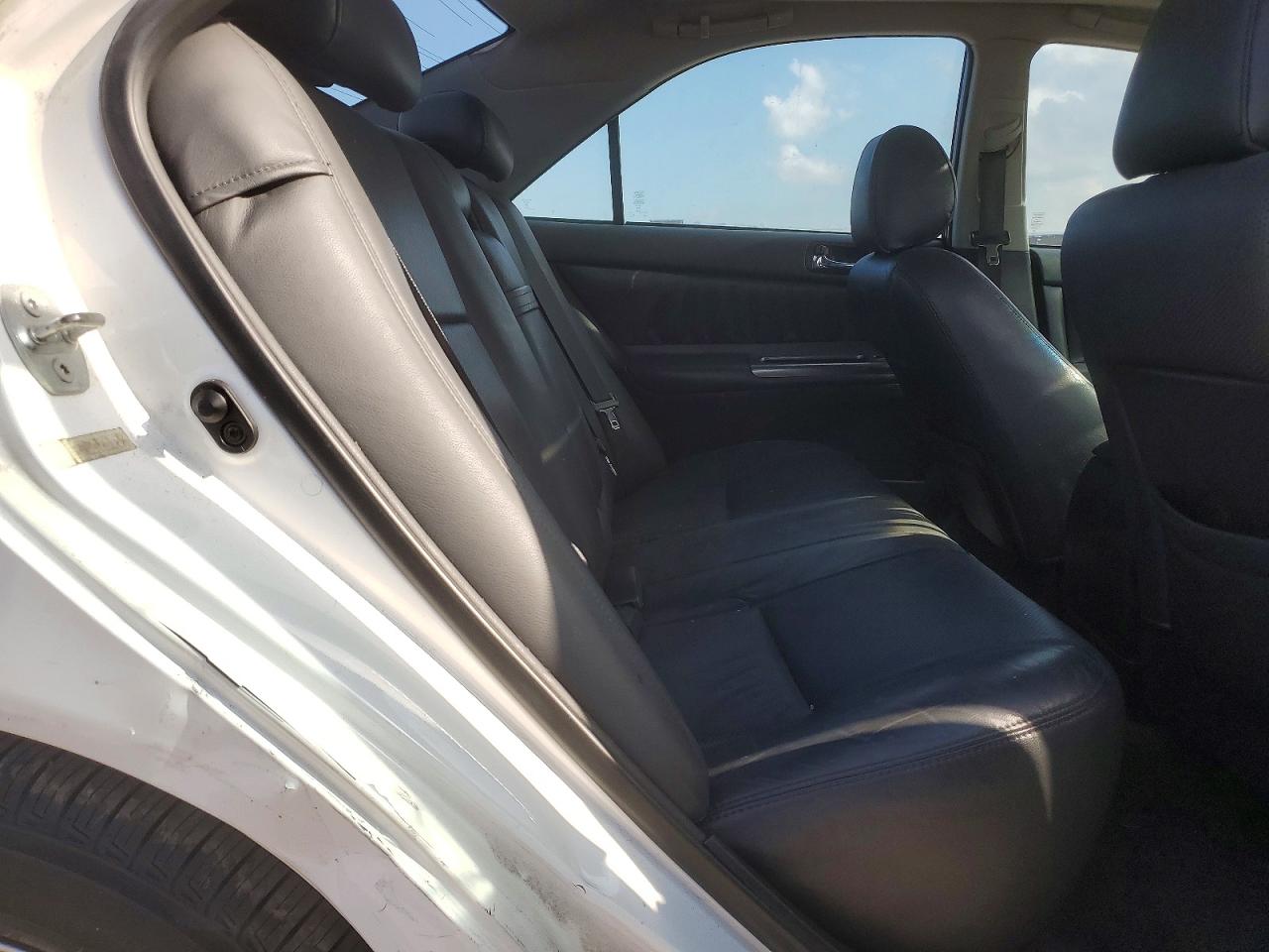 2004 TOYOTA CAMRY SE V6 photo 19