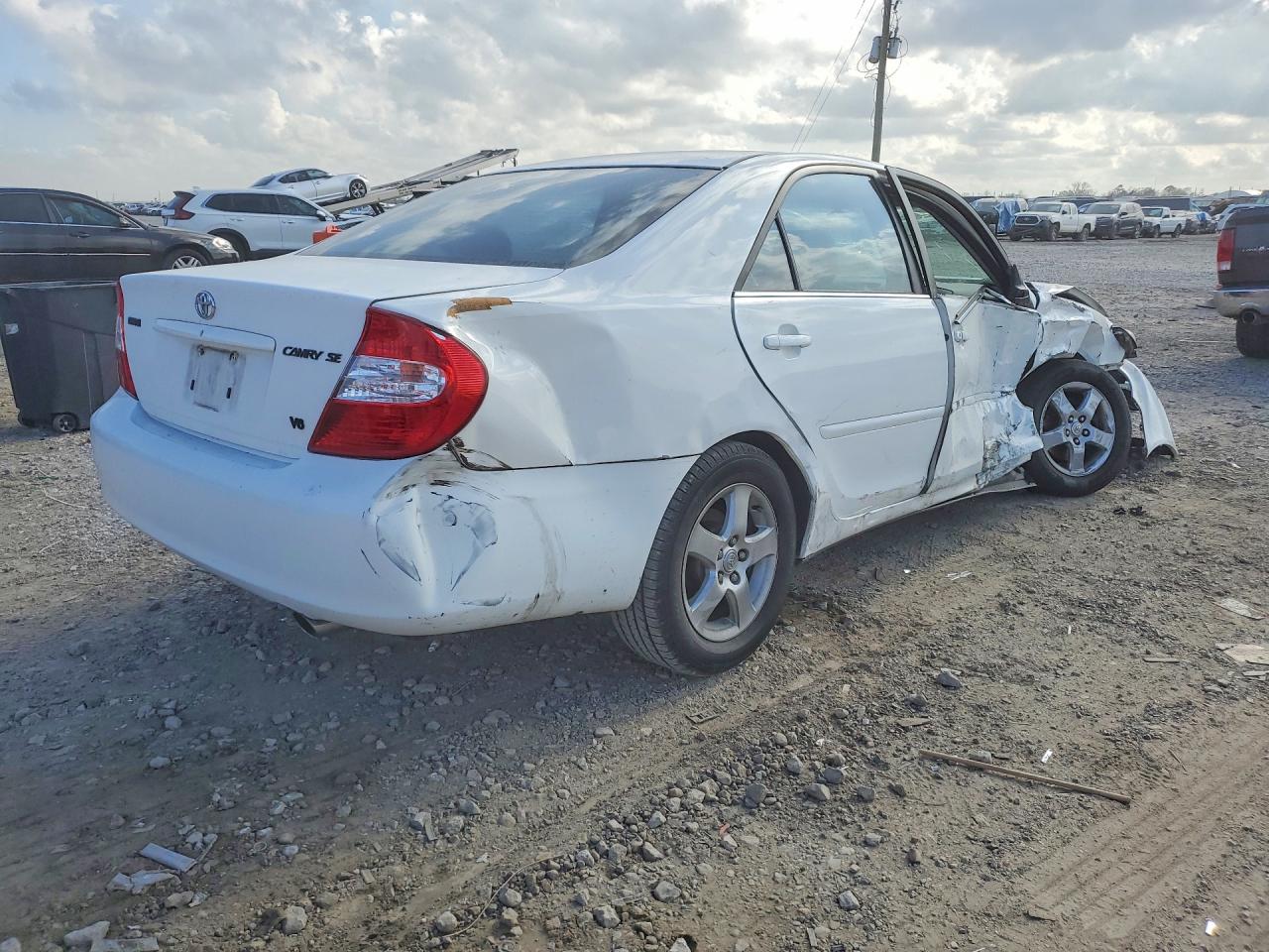 2004 TOYOTA CAMRY SE V6 photo 5