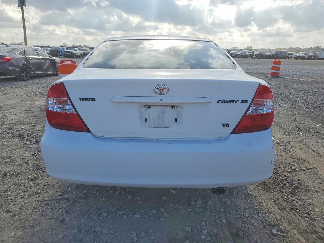 2004 TOYOTA CAMRY SE V6 photo 11