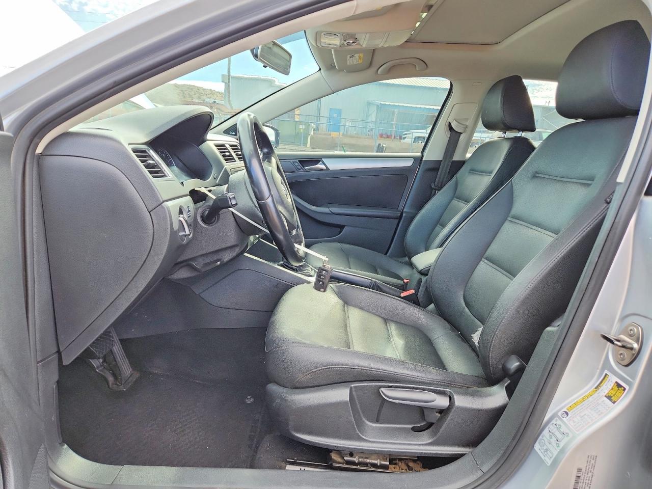 2012 VOLKSWAGEN JETTA TDI photo 13